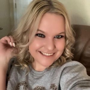Meet your Posher, Evelyn